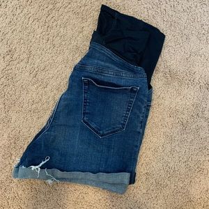 Isabel maternity Jean shorts